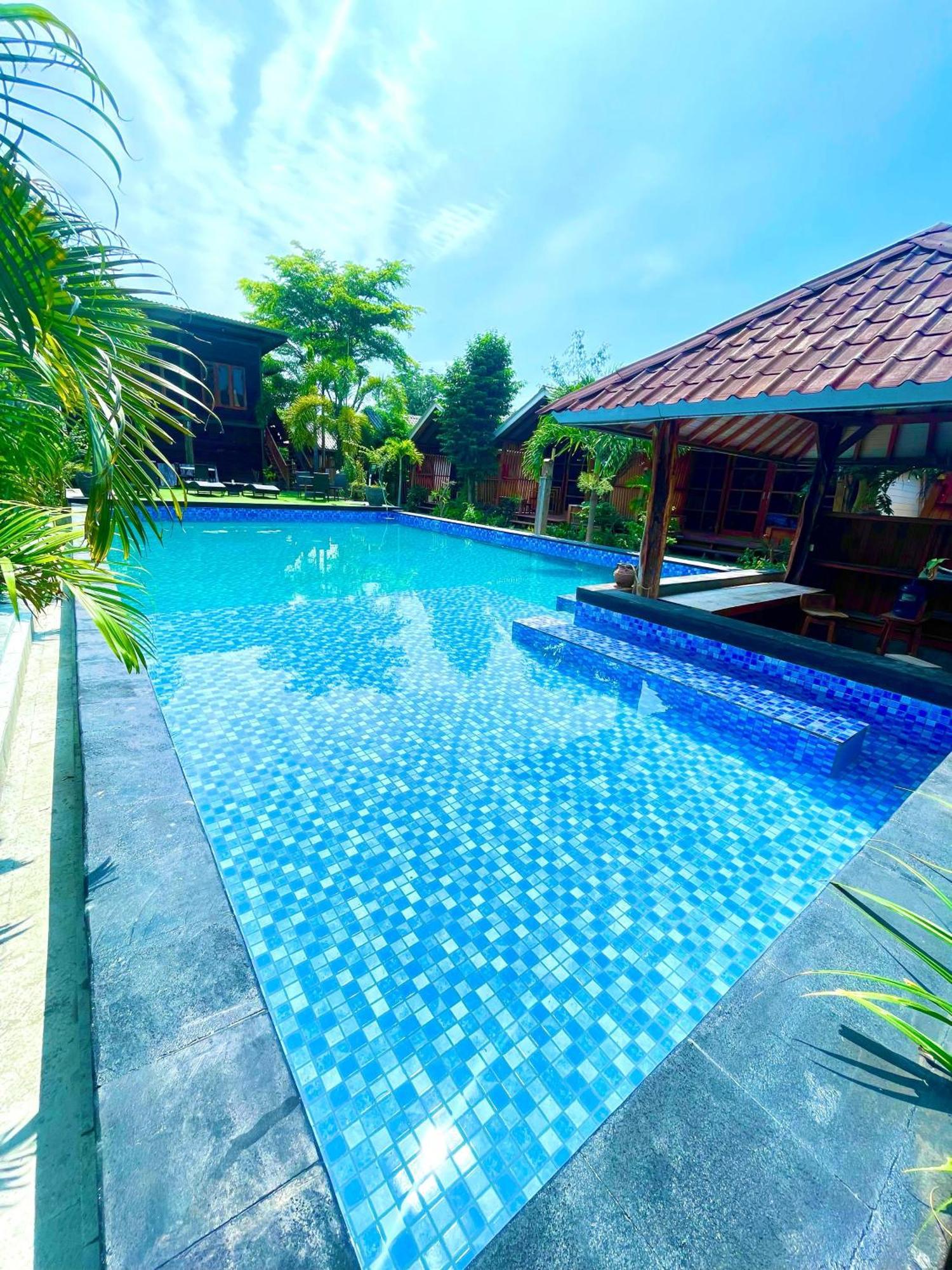 Wah Resort Гили Траванган Экстерьер фото
