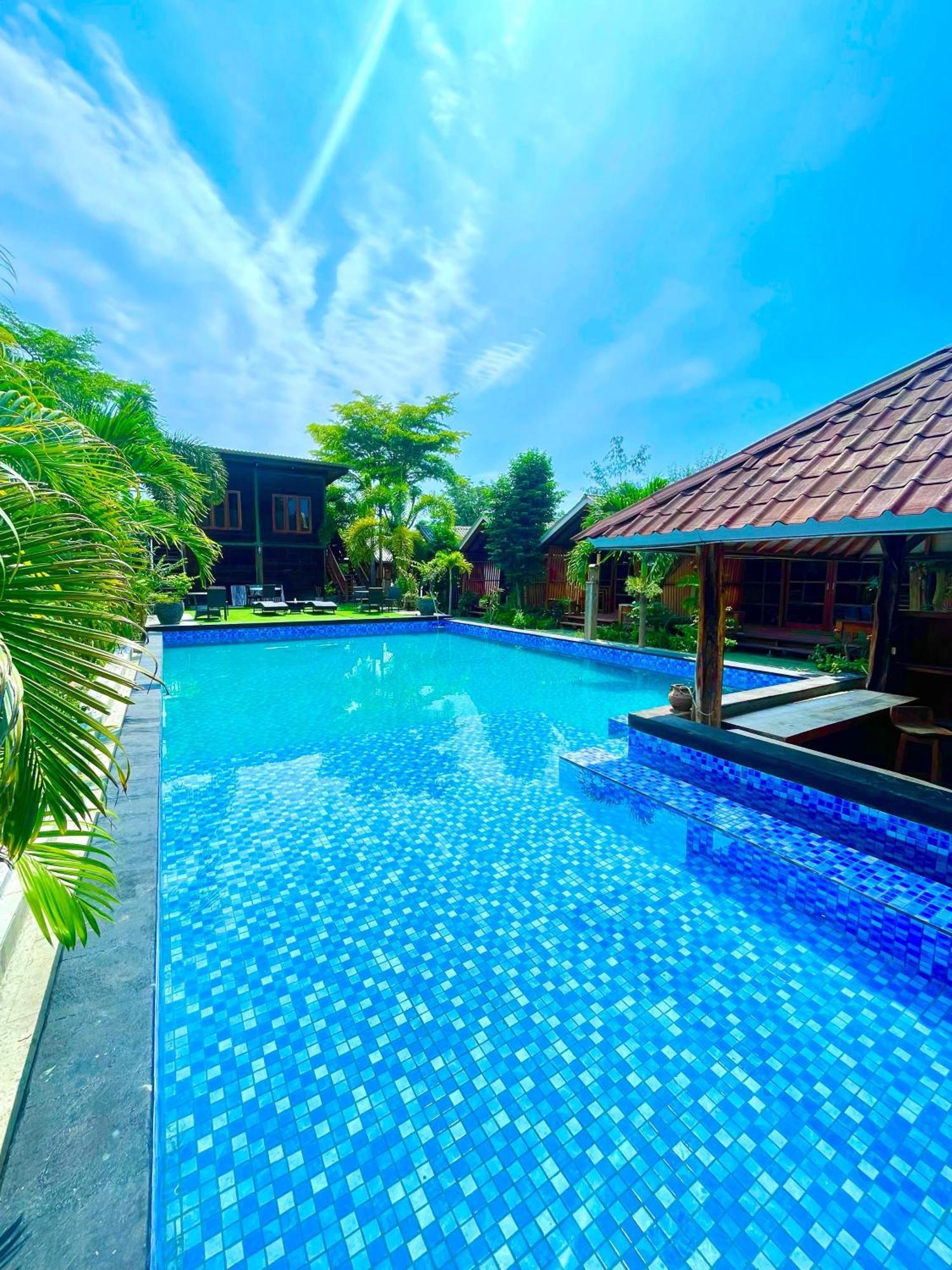 Wah Resort Гили Траванган Экстерьер фото